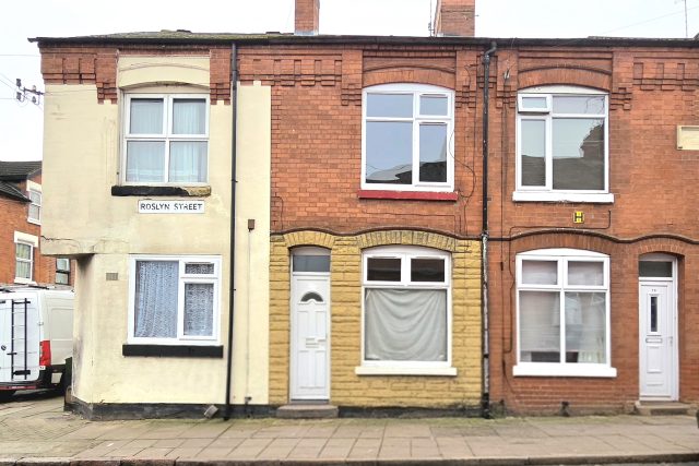 2 Bed Terraced House For Rent (LE2)