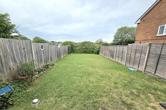 2 Bed End Terraced House For Sale (LE5)