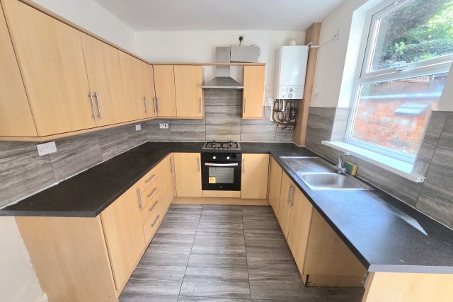 4 Bed Terraced House for Rent (LE3)